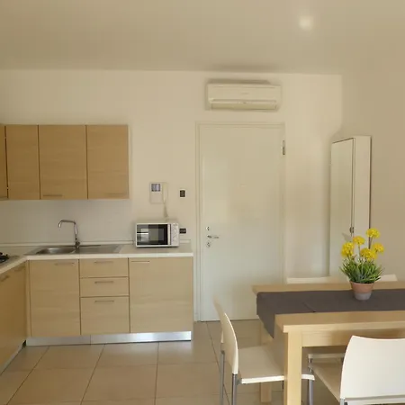 Laguna Park Piazza Brescia Apartment *